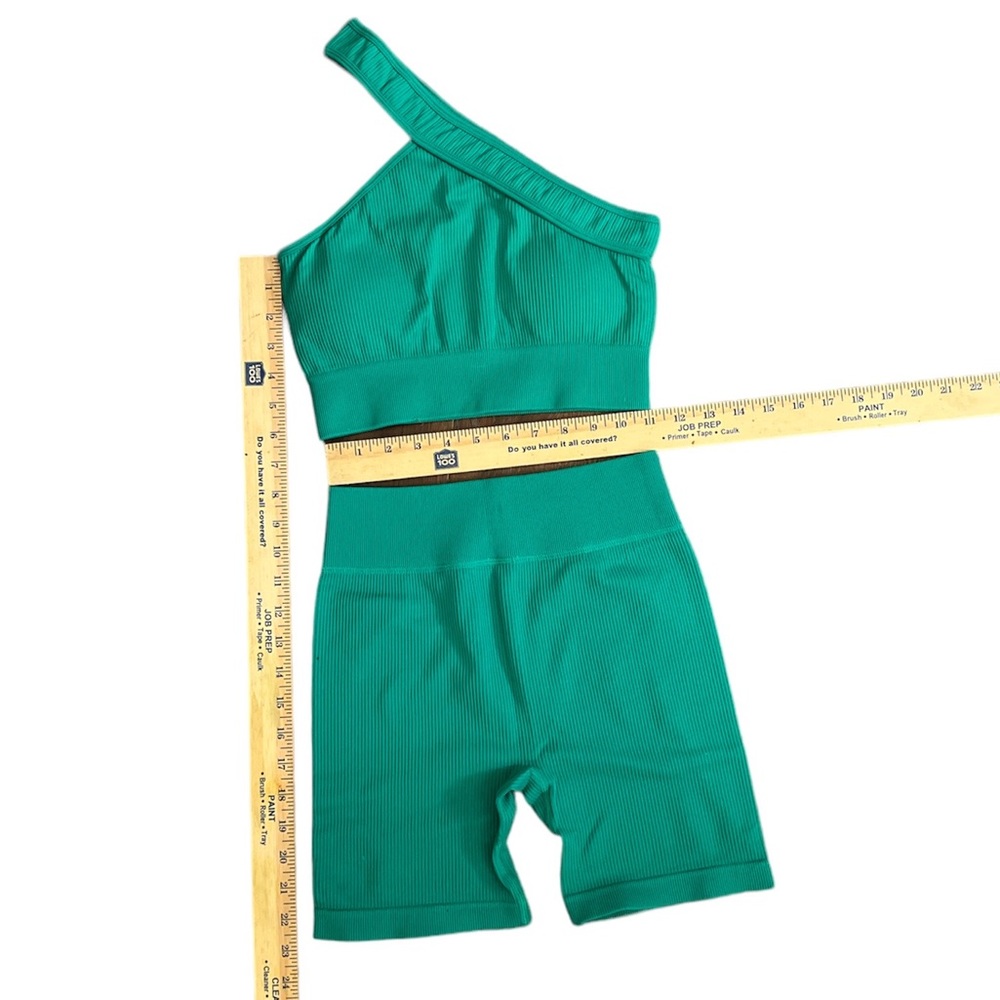 Green One-Shoulder Women's Activewear Set